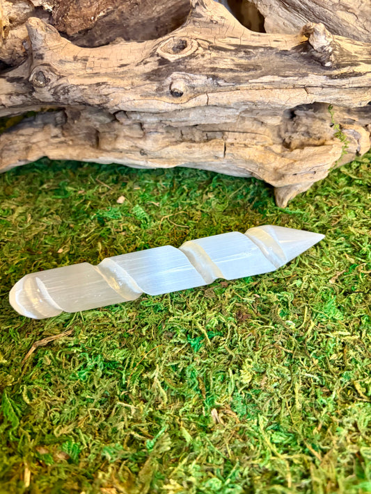 Satin spar wand